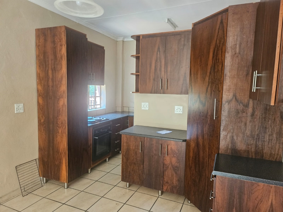 5 Bedroom Property for Sale in Roodekopjes Ah North West